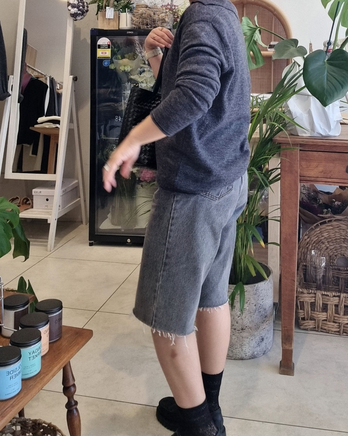 Side view of the soft free-size knit set
