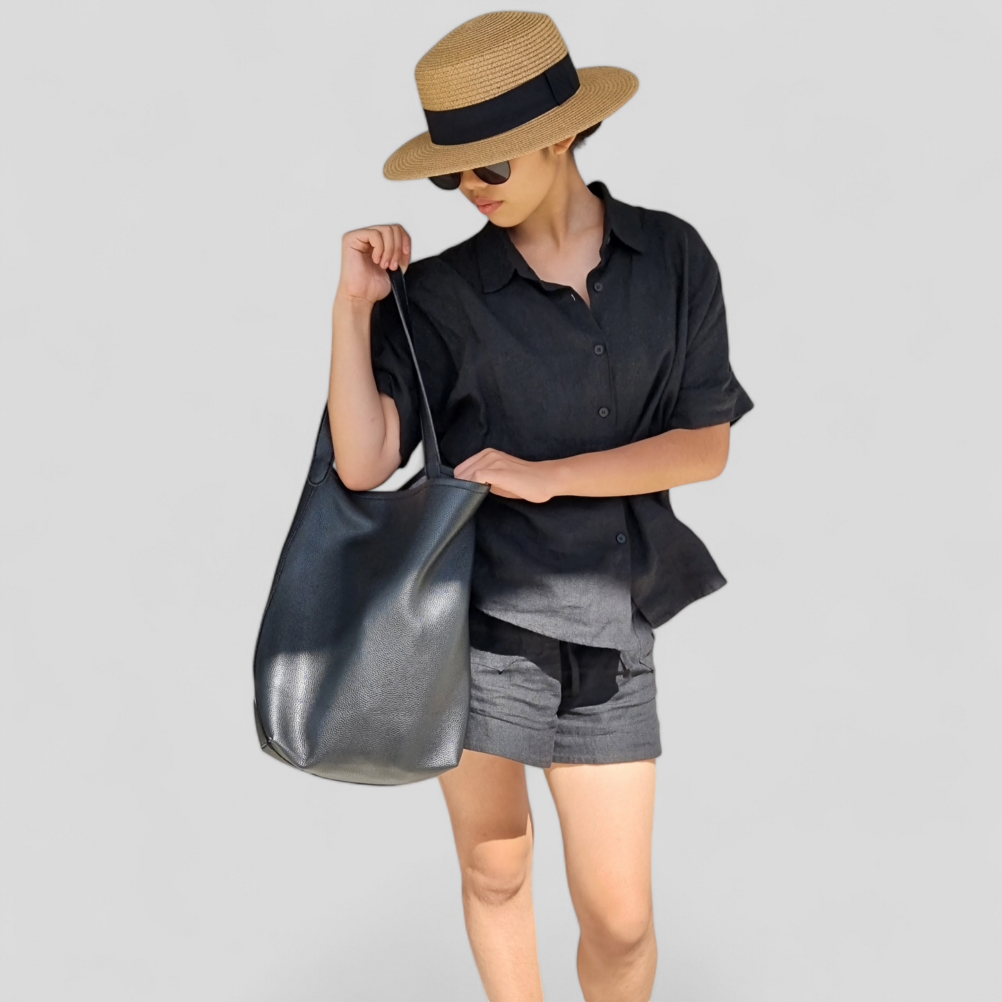 LEATHER SHOULDER BAG BLACK