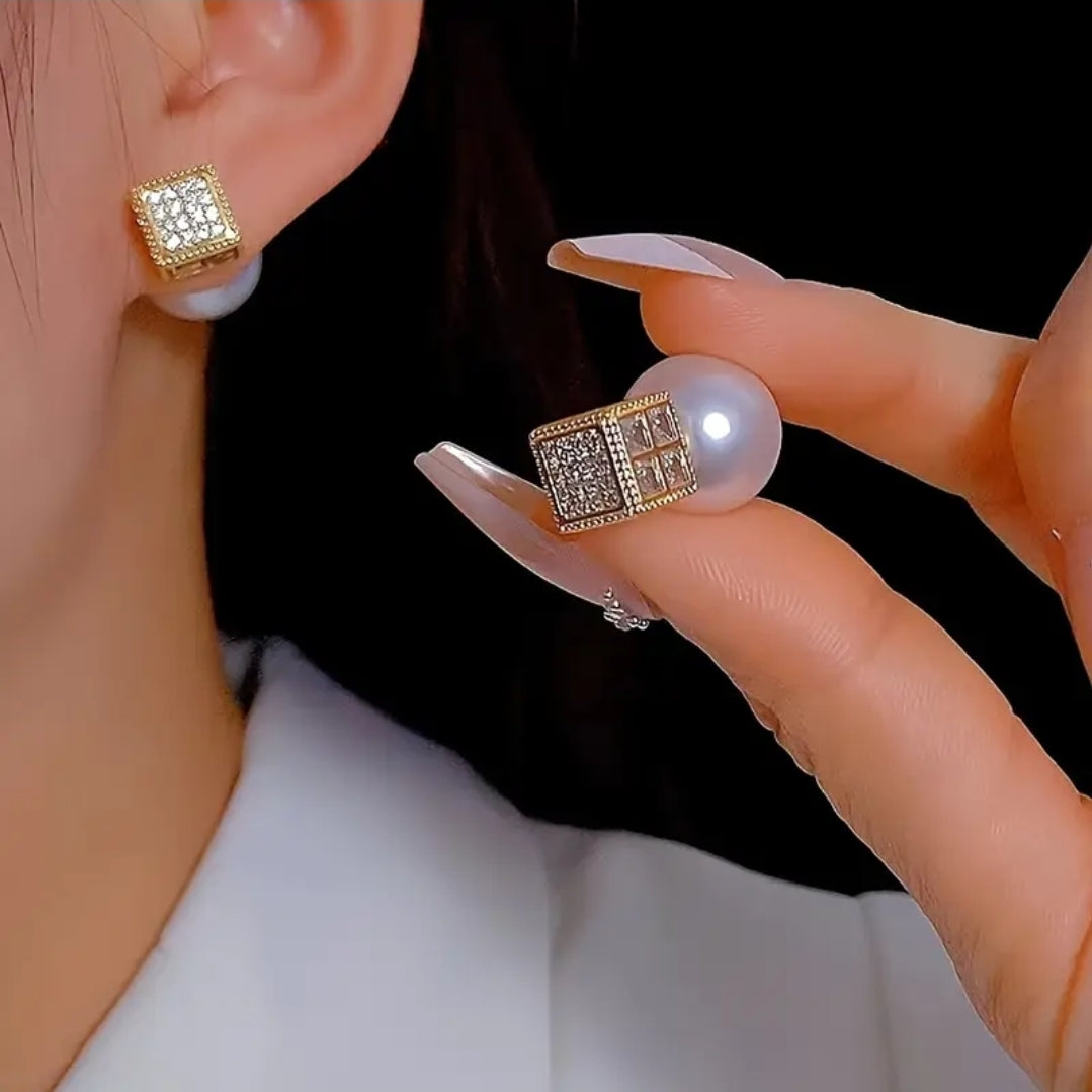 Hooly earing