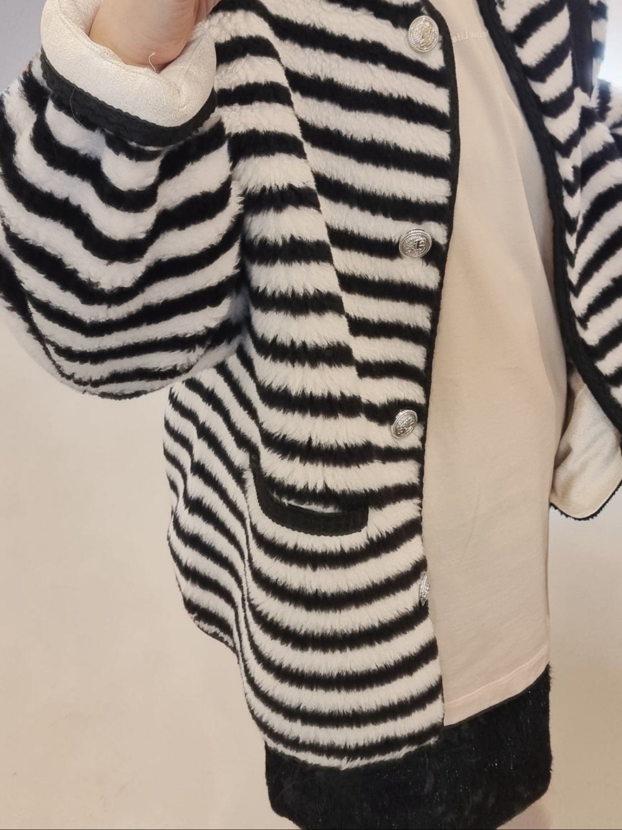 Women’s black stripe wool jacket casual styling