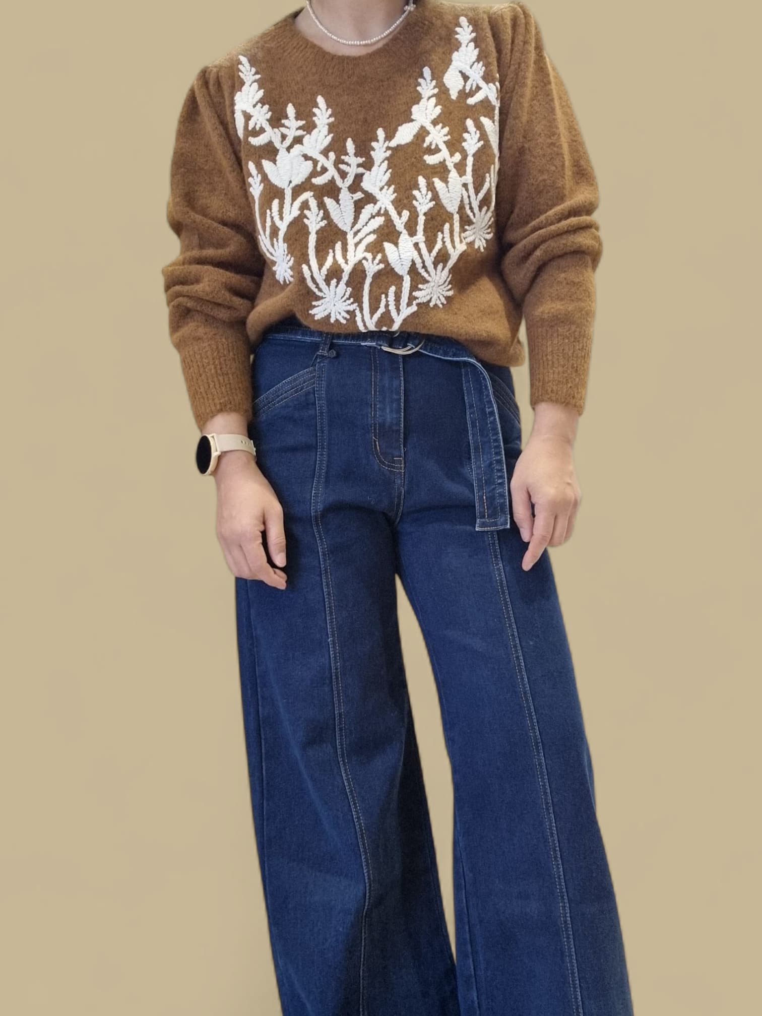 “Model side view wearing Dark Jean – wide-leg silhouette”